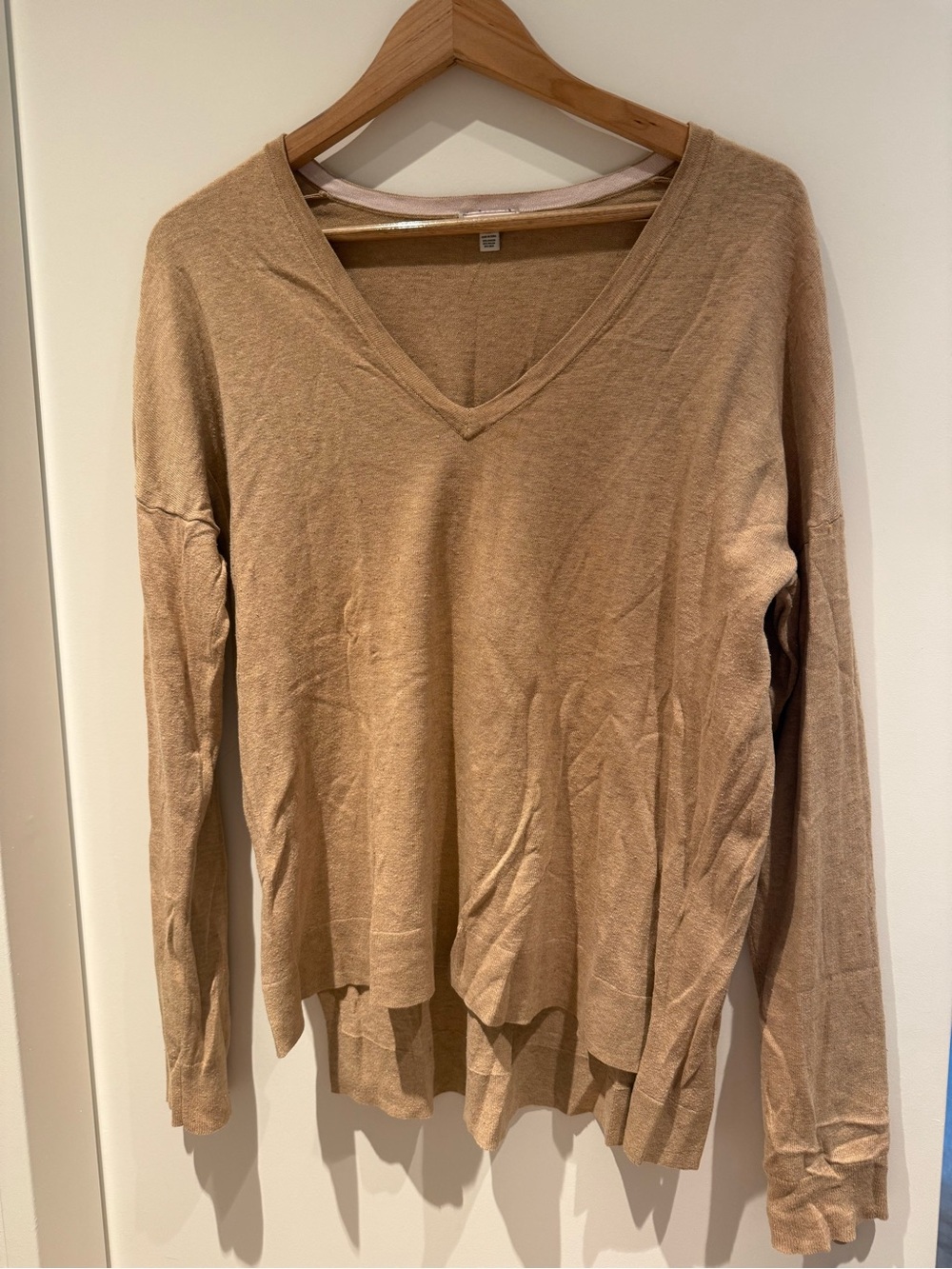 GAP Women's Light Brown V-Neck Lightweight Sweater